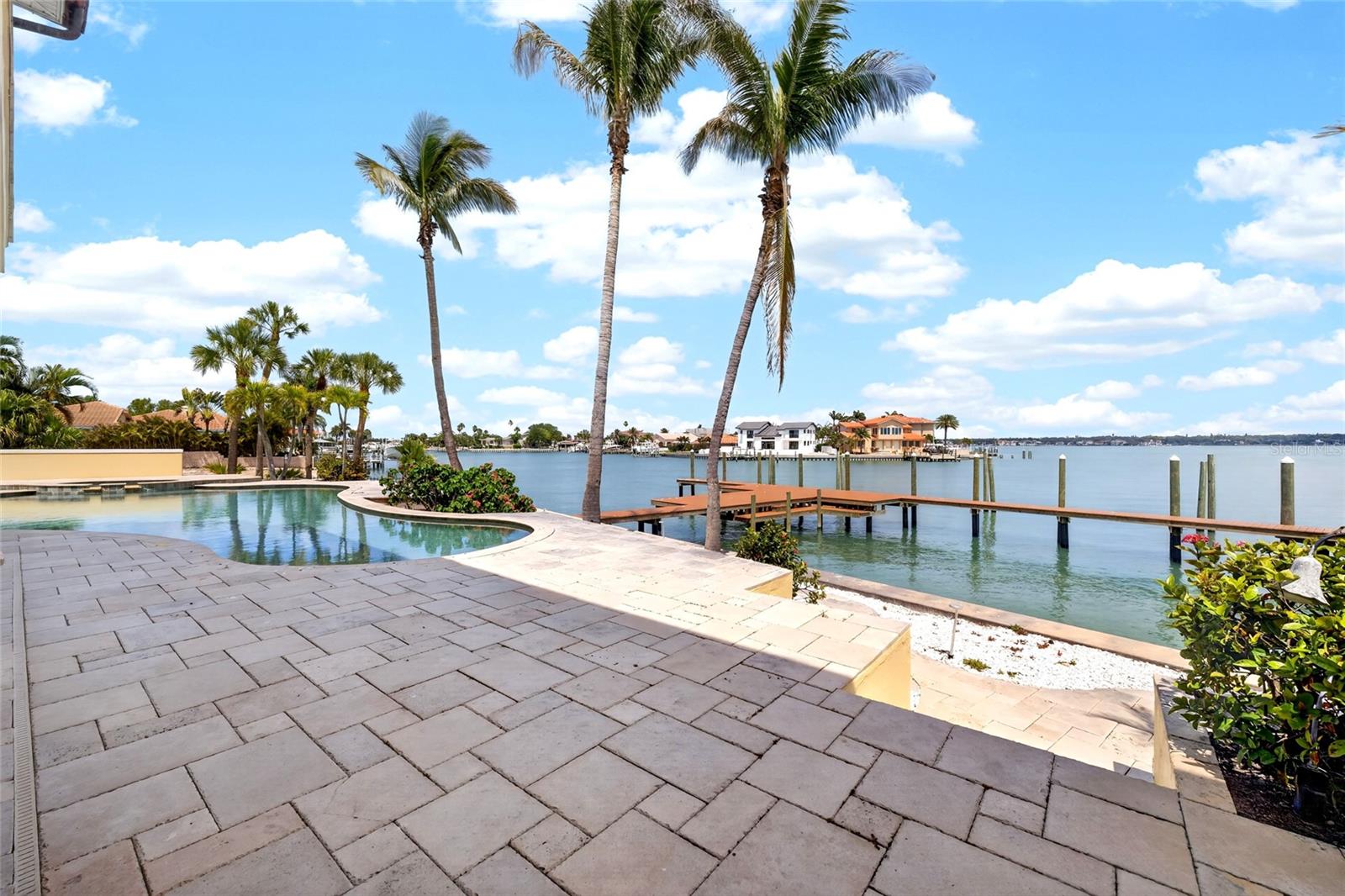 115 18TH ST, BELLEAIR BEACH, FL, 33786