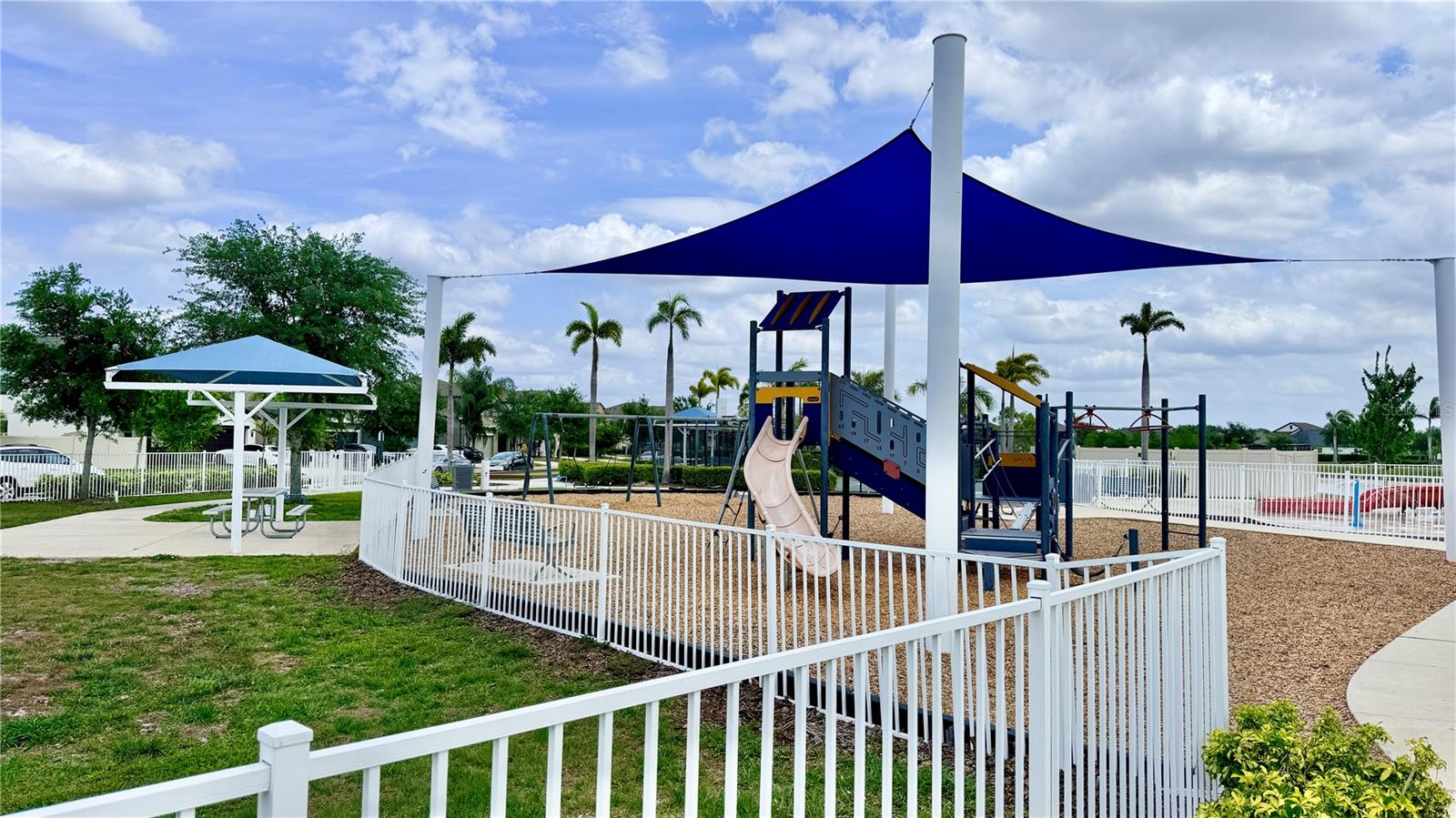 15430 MILLER CREEK DR, SUN CITY CENTER, FL, 33573