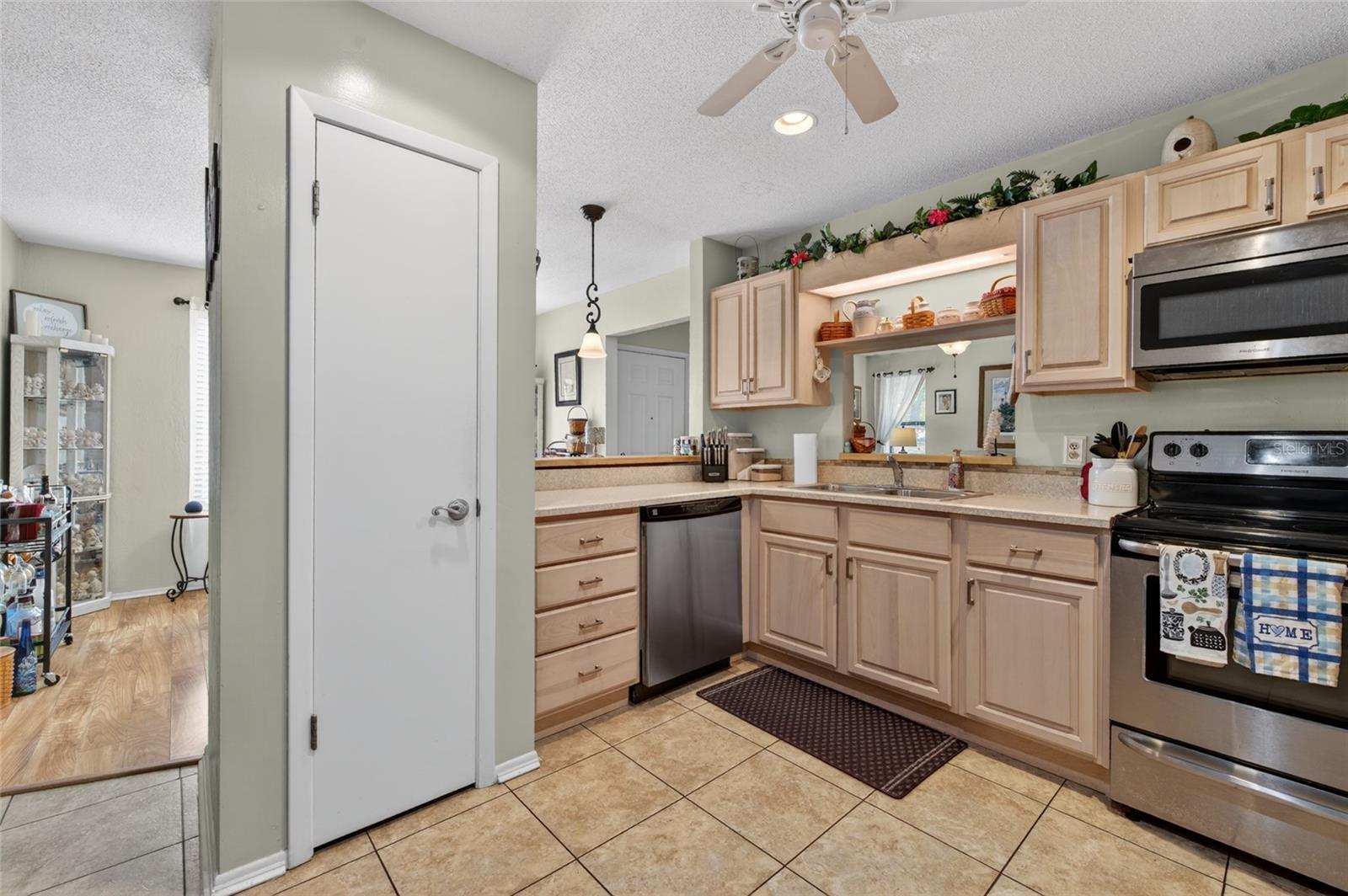 10 LAKEPOINT CIR, PORT ORANGE, FL, 32128