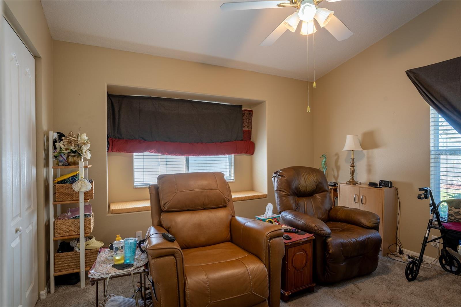 624 N LAKE BLVD, TARPON SPRINGS, FL, 34689