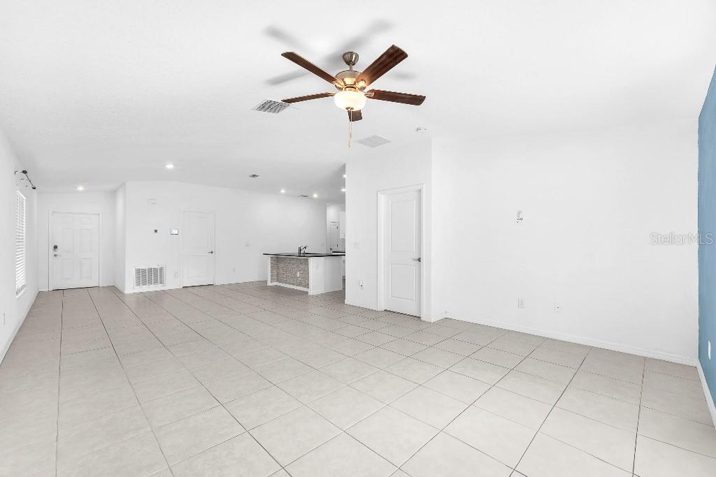 5518 BLUE AZURE DR, WIMAUMA, FL, 33598