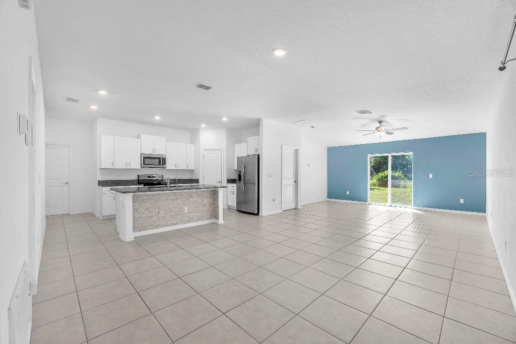 5518 BLUE AZURE DR, WIMAUMA, FL, 33598
