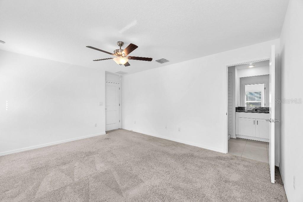 5518 BLUE AZURE DR, WIMAUMA, FL, 33598