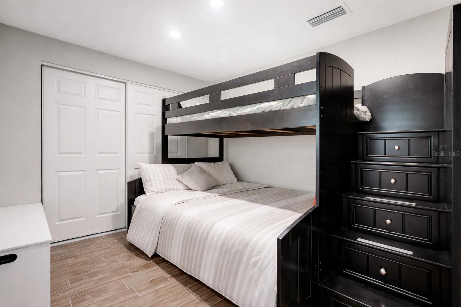 242 176TH AVE E, REDINGTON SHORES, FL, 33708