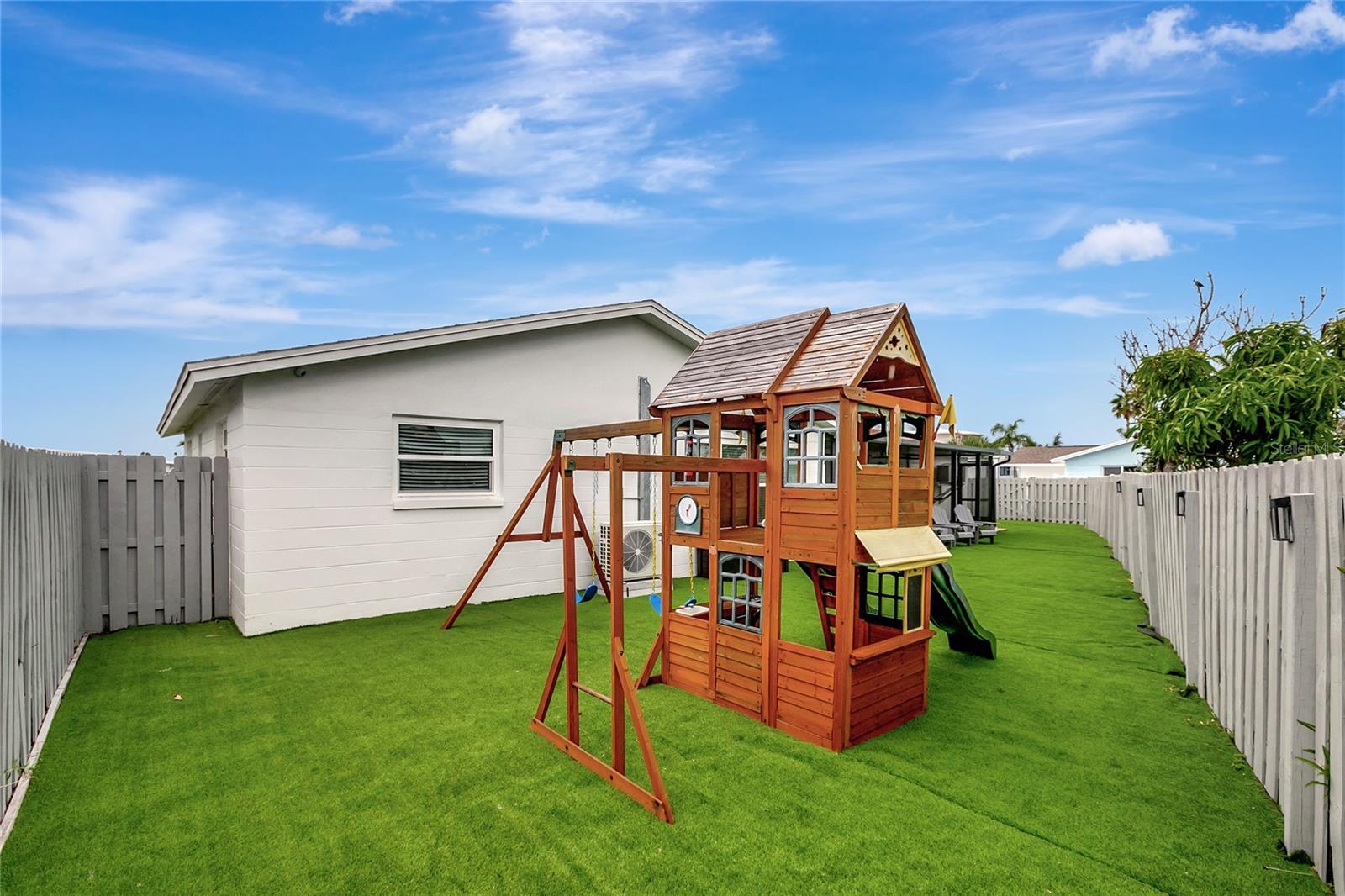 242 176TH AVE E, REDINGTON SHORES, FL, 33708