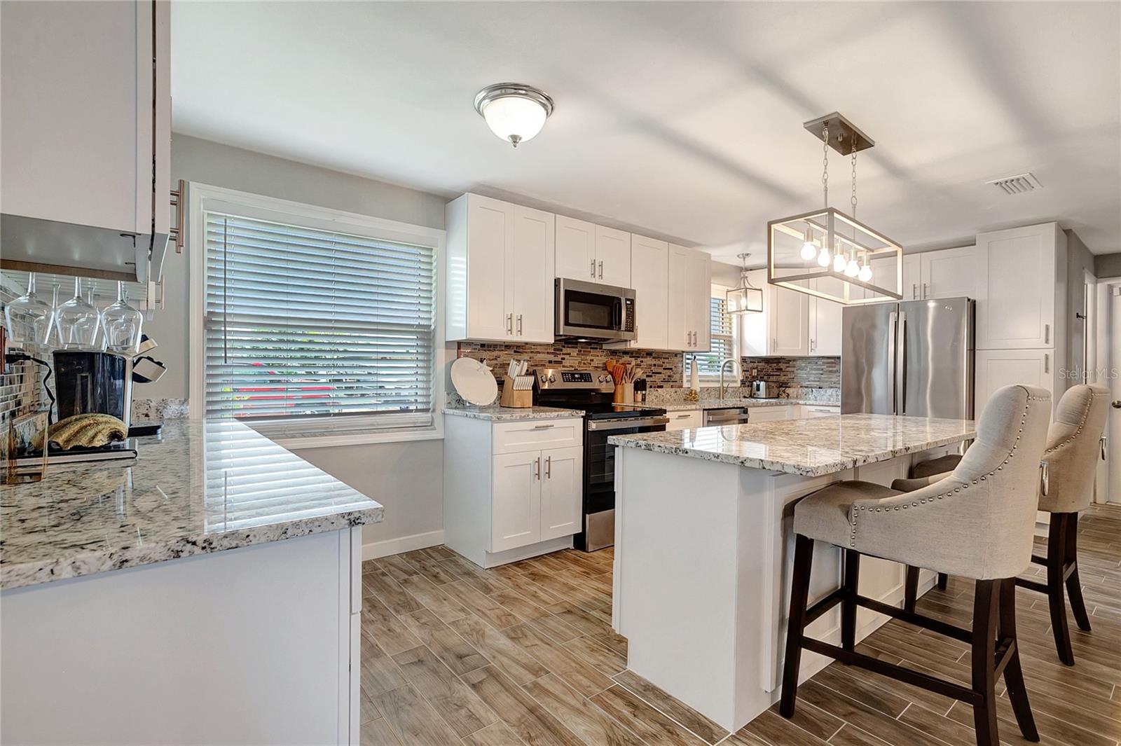 242 176TH AVE E, REDINGTON SHORES, FL, 33708