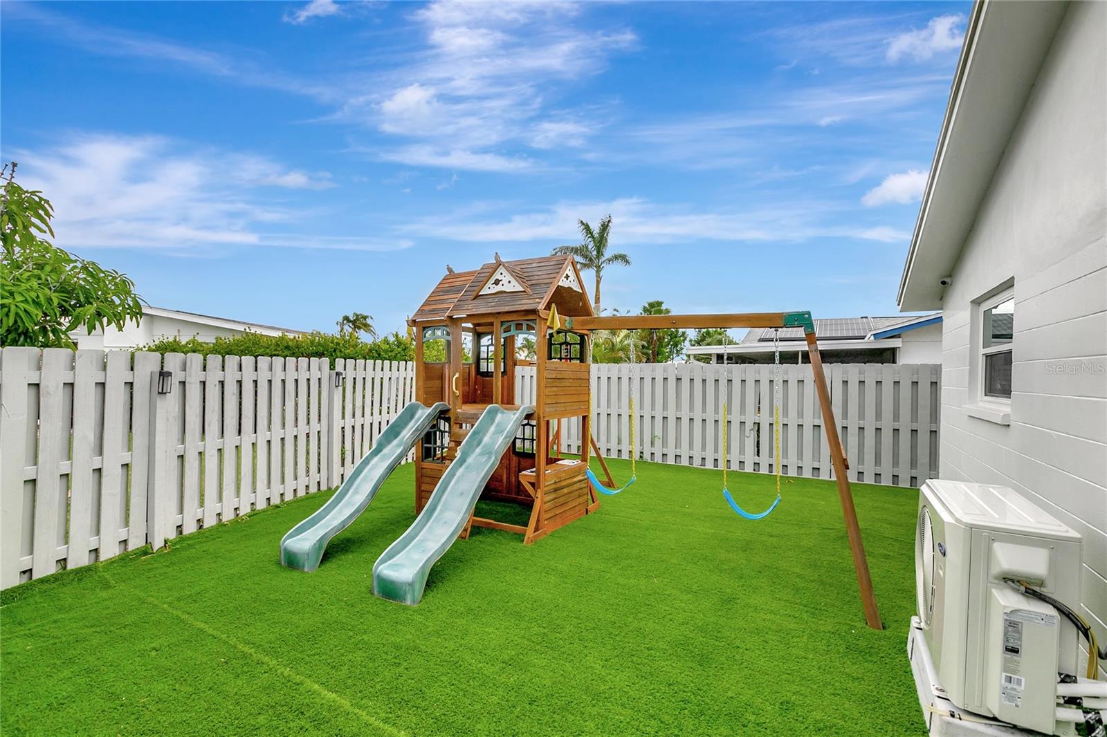 242 176TH AVE E, REDINGTON SHORES, FL, 33708