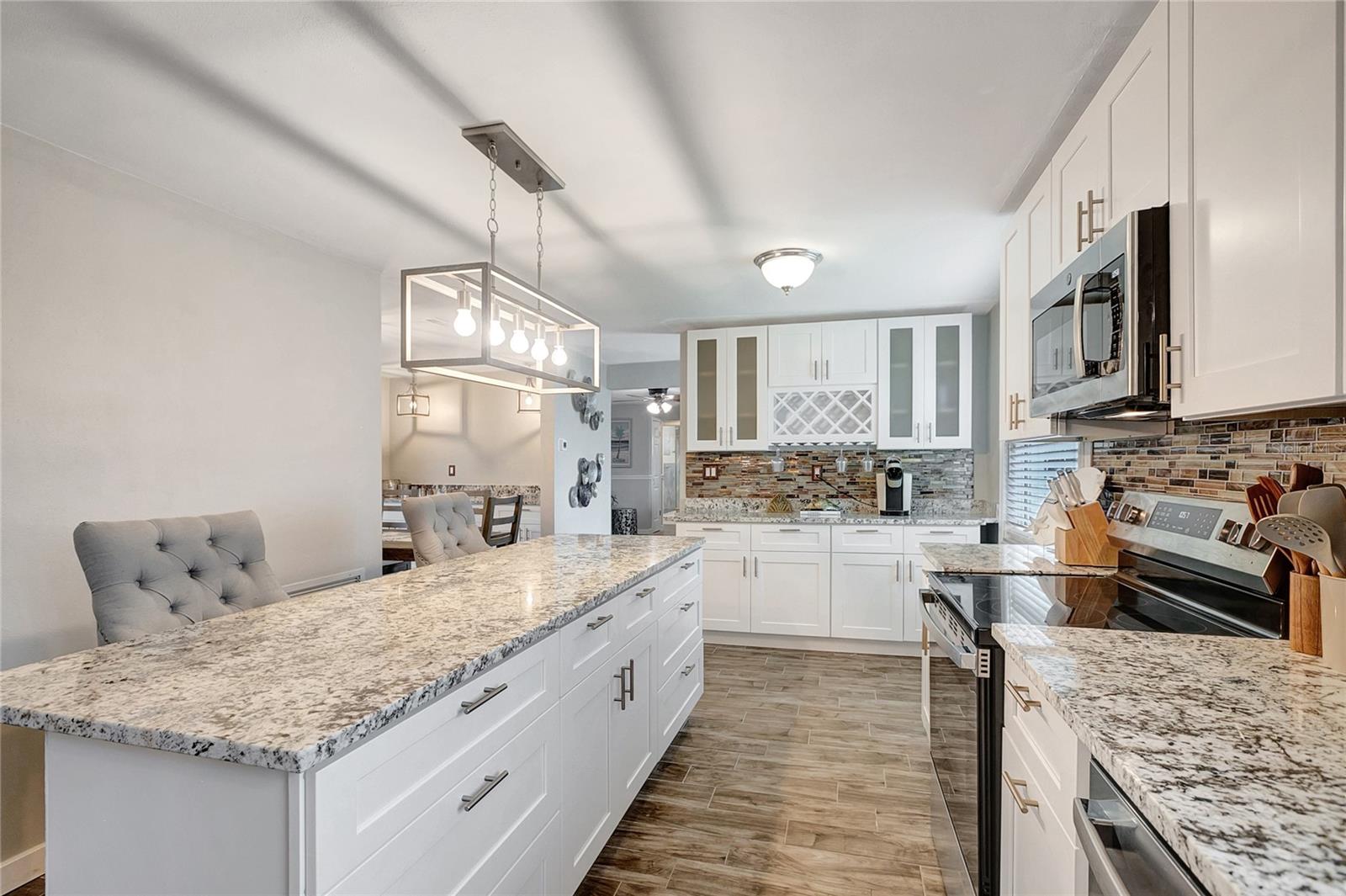 242 176TH AVE E, REDINGTON SHORES, FL, 33708