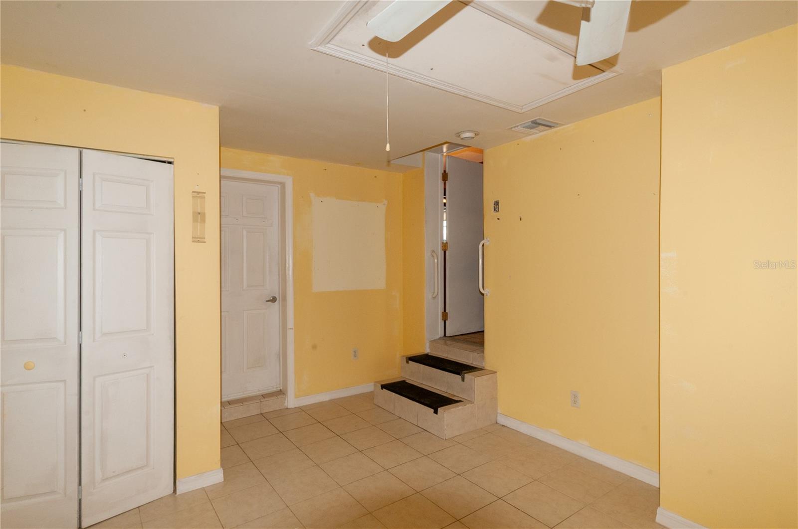 9609 N ELMER ST, TAMPA, FL, 33612