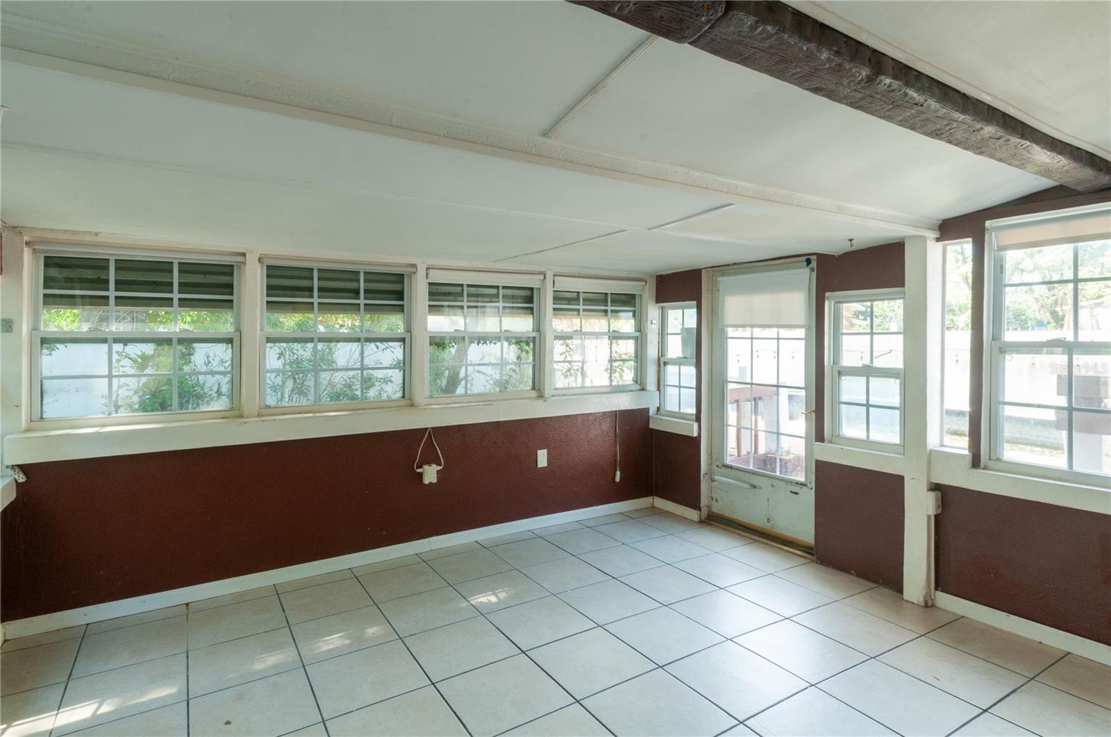 9609 N ELMER ST, TAMPA, FL, 33612