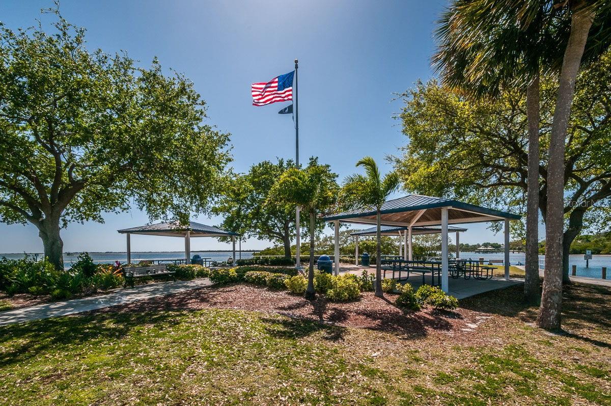 1802 OAK RIDGE RD, SAFETY HARBOR, FL, 34695