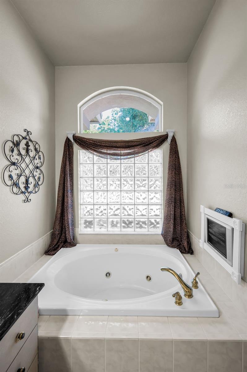 1802 OAK RIDGE RD, SAFETY HARBOR, FL, 34695