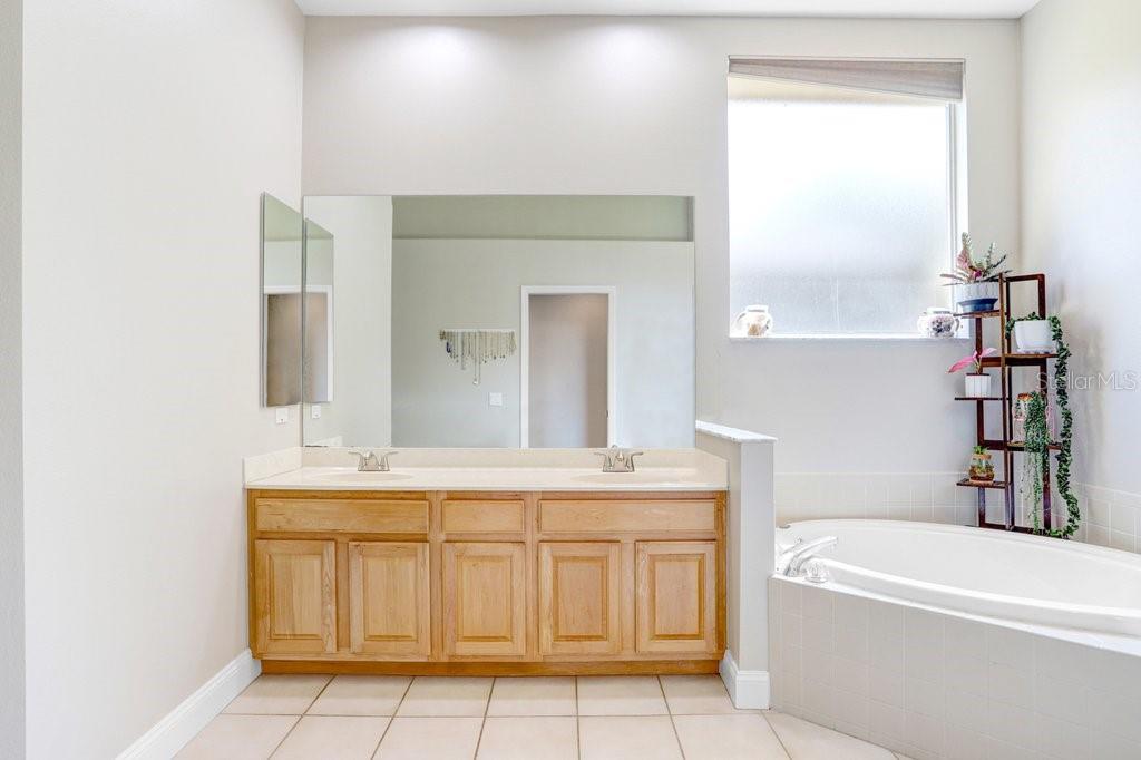 5326 TWIN CREEKS DR, VALRICO, FL, 33596