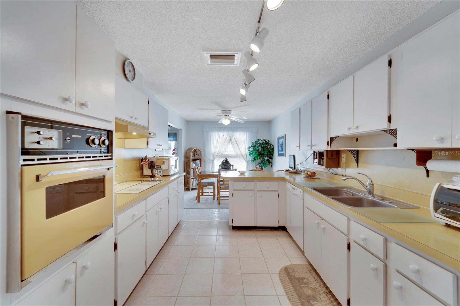 612 ALLEGHENY DR, SUN CITY CENTER, FL, 33573