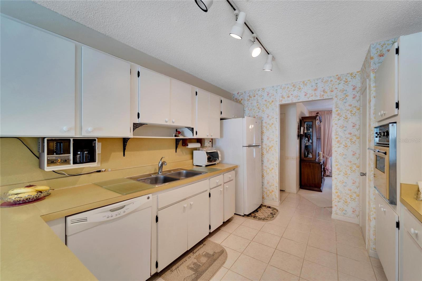 612 ALLEGHENY DR, SUN CITY CENTER, FL, 33573