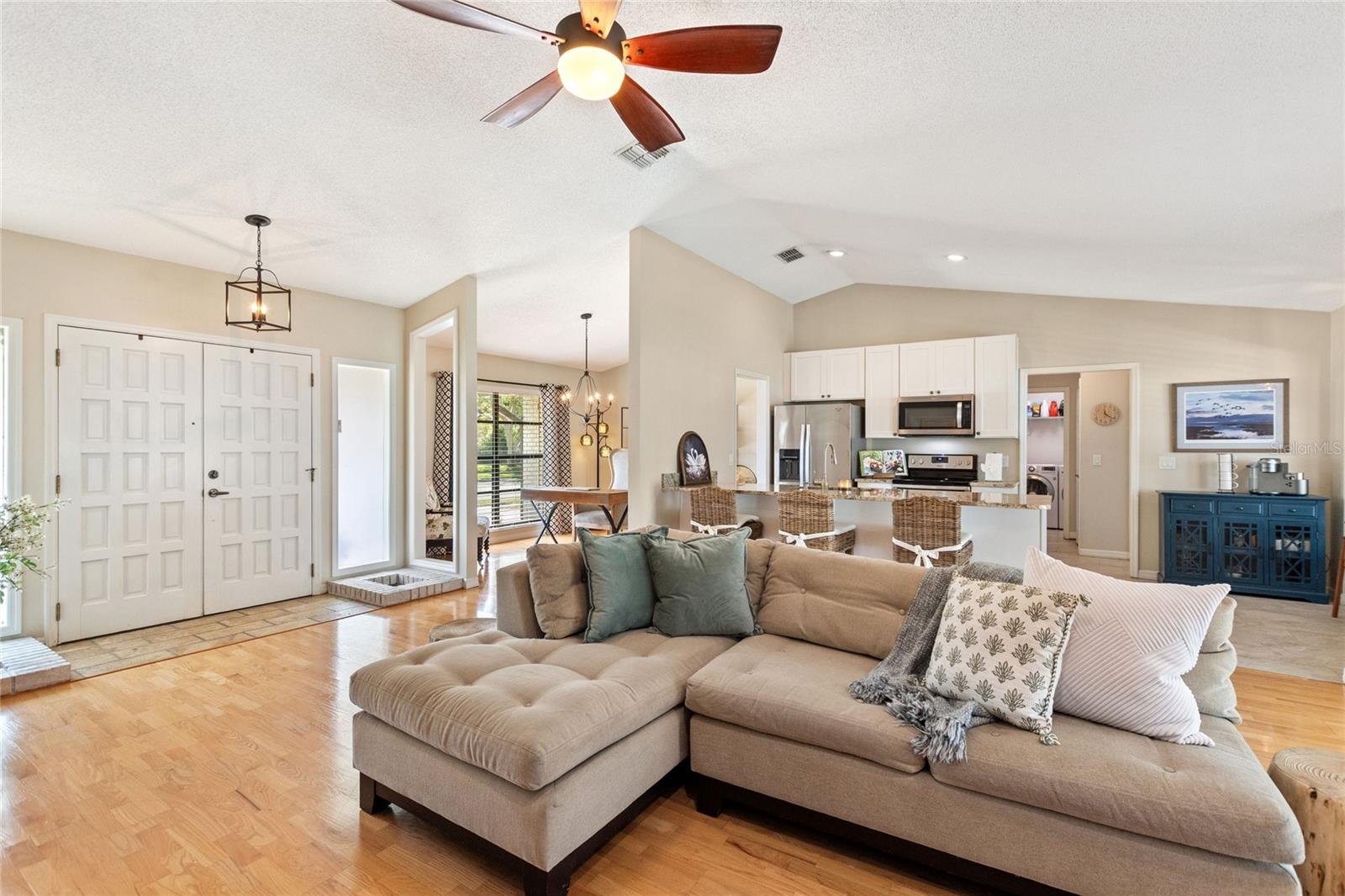 932 YELLOW ROSE DR, ORLANDO, FL, 32818
