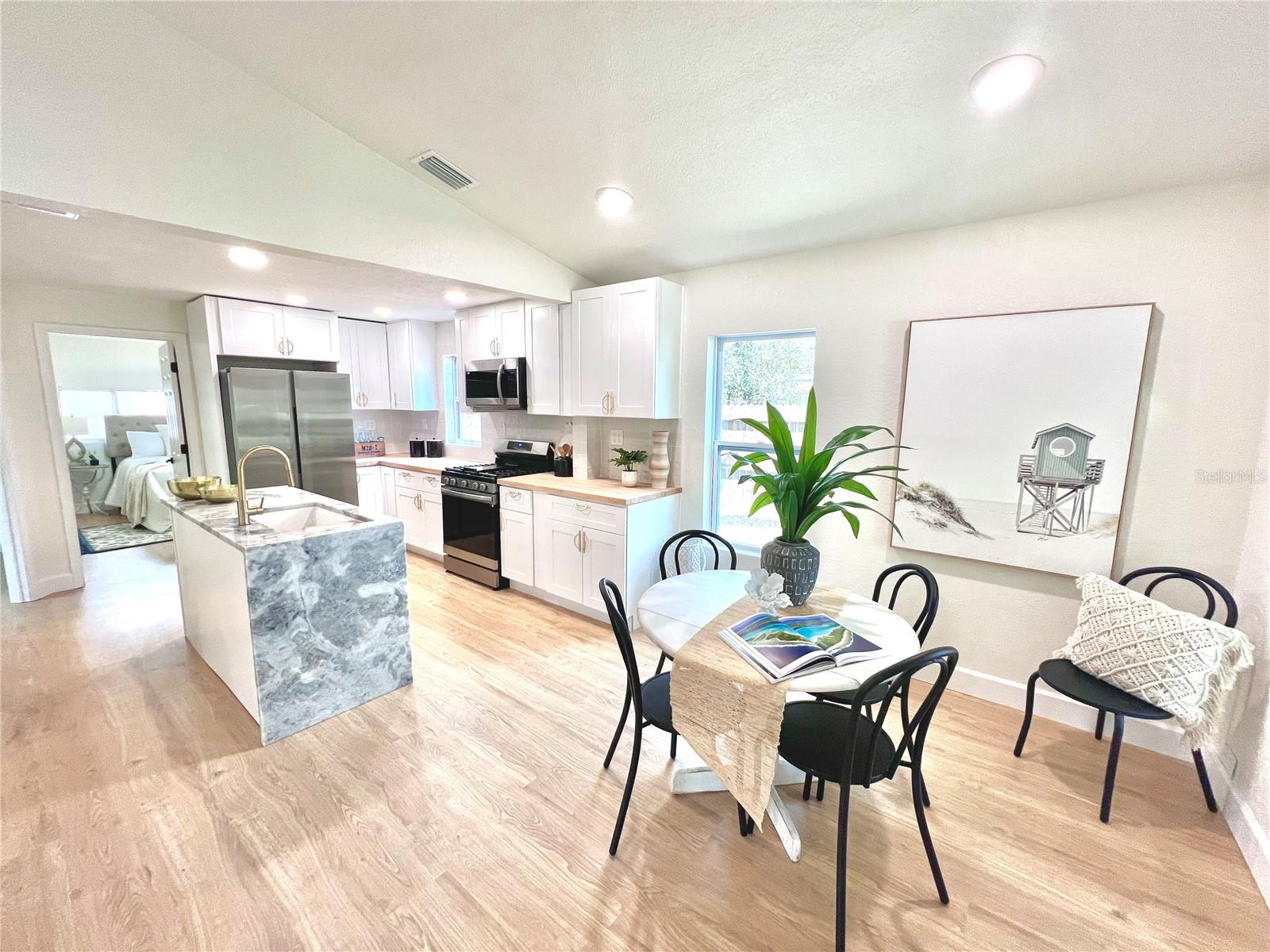 2427 32ND AVE N, ST PETERSBURG, FL, 33713
