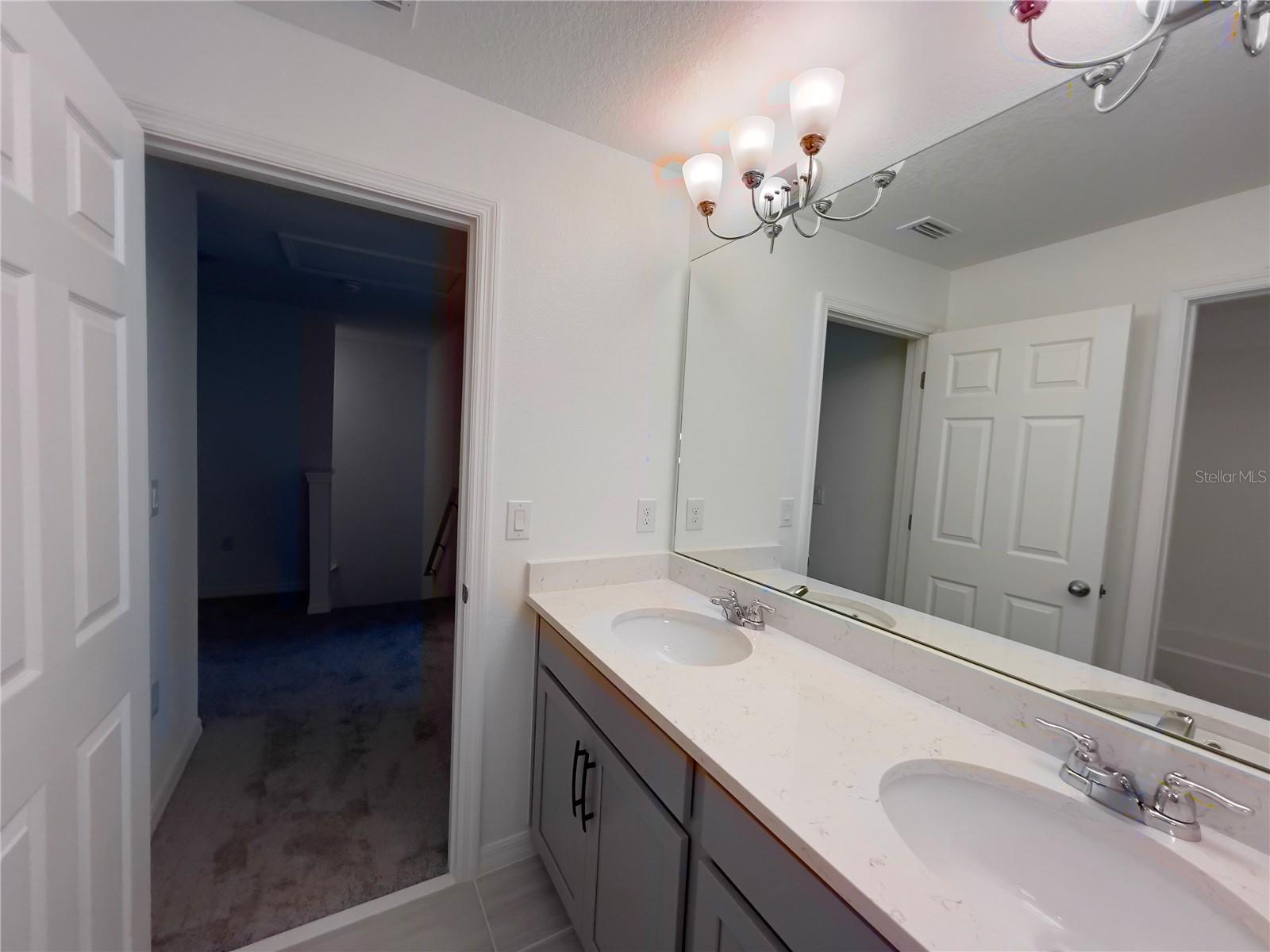 490 THOMPSON VILLAGE AVE, APOPKA, FL, 32703