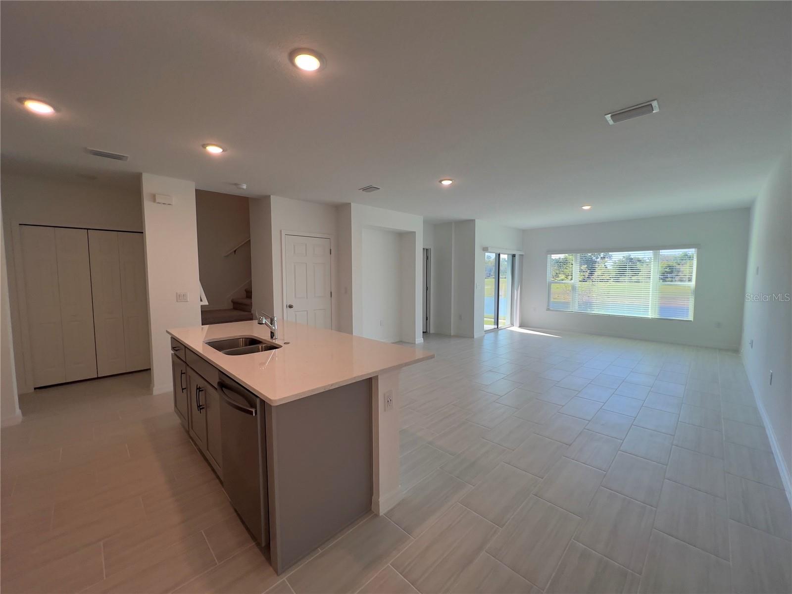 490 THOMPSON VILLAGE AVE, APOPKA, FL, 32703