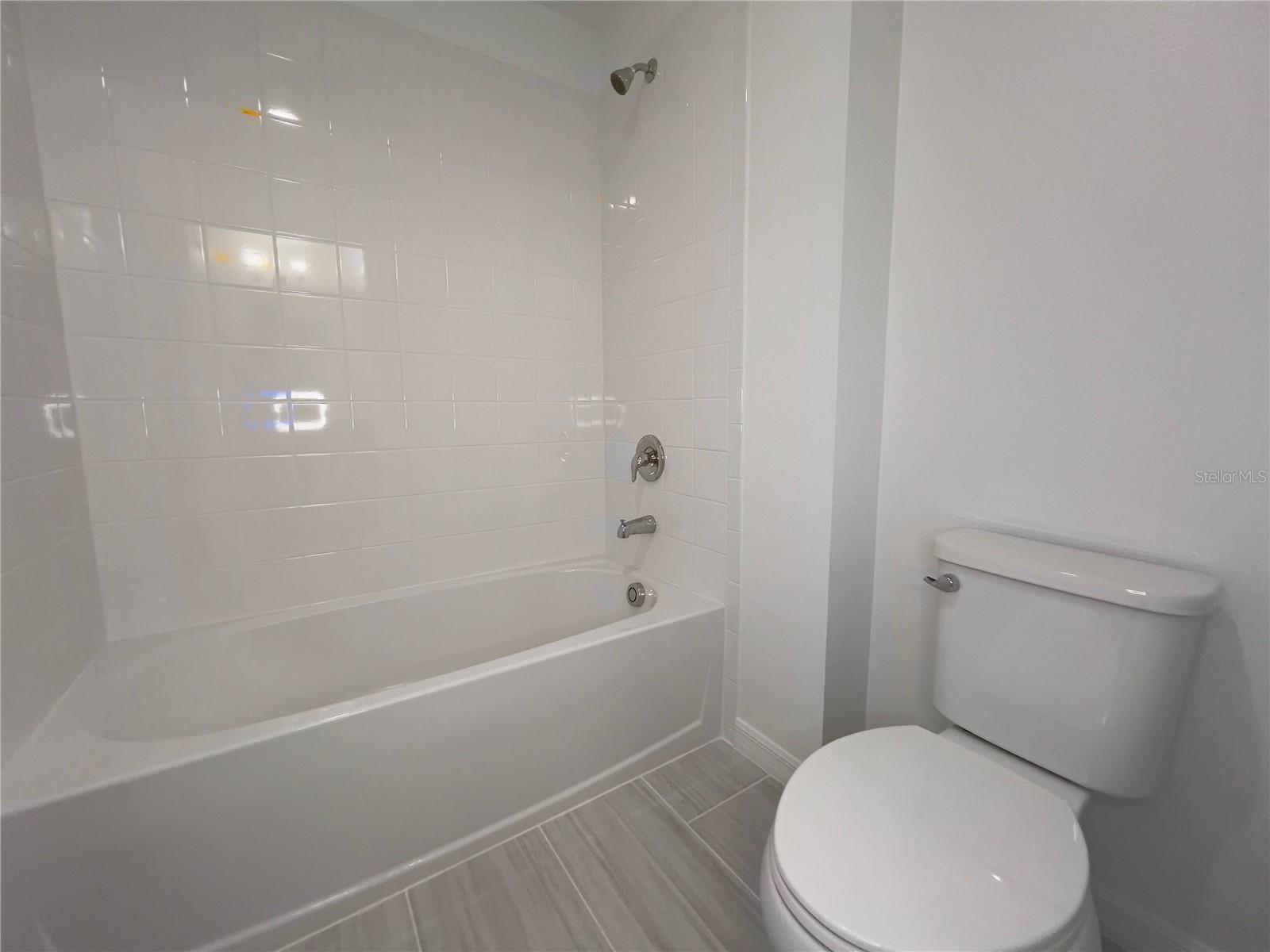 490 THOMPSON VILLAGE AVE, APOPKA, FL, 32703