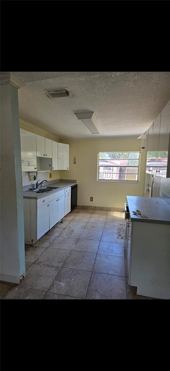 2712 E 99TH AVE, TAMPA, FL, 33612