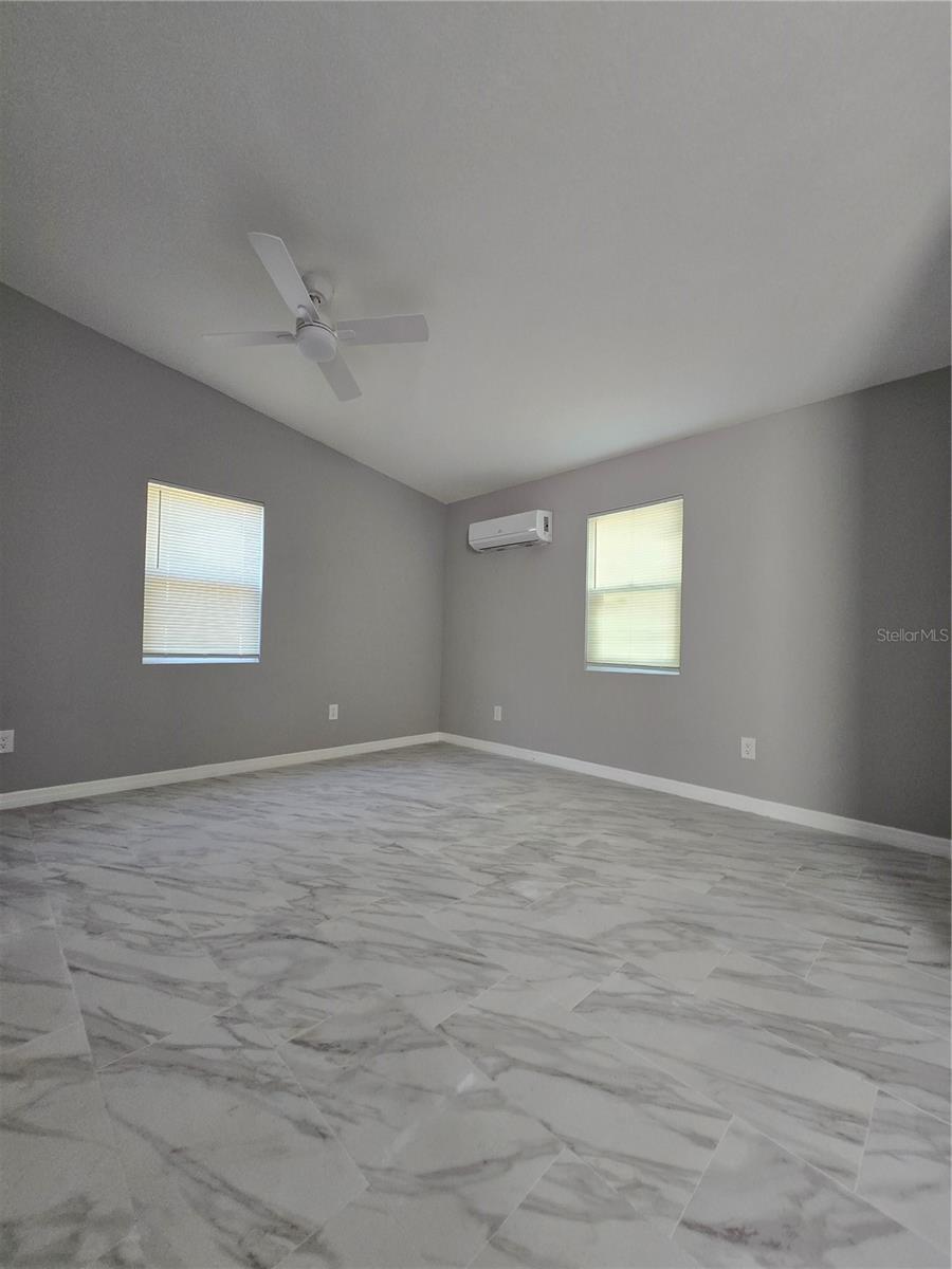 8623 N WILLOW AVE, TAMPA, FL, 33604