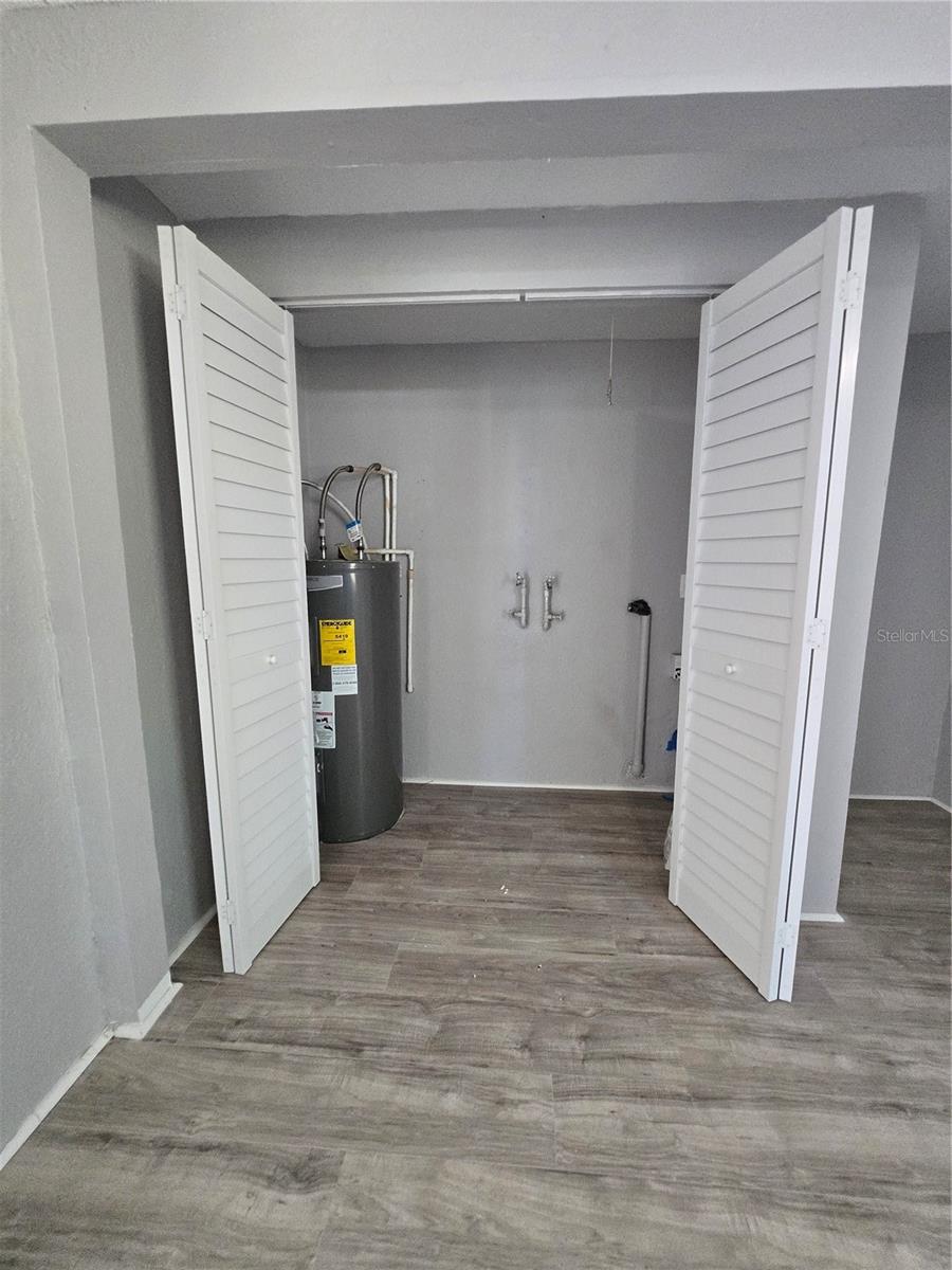 8623 N WILLOW AVE, TAMPA, FL, 33604