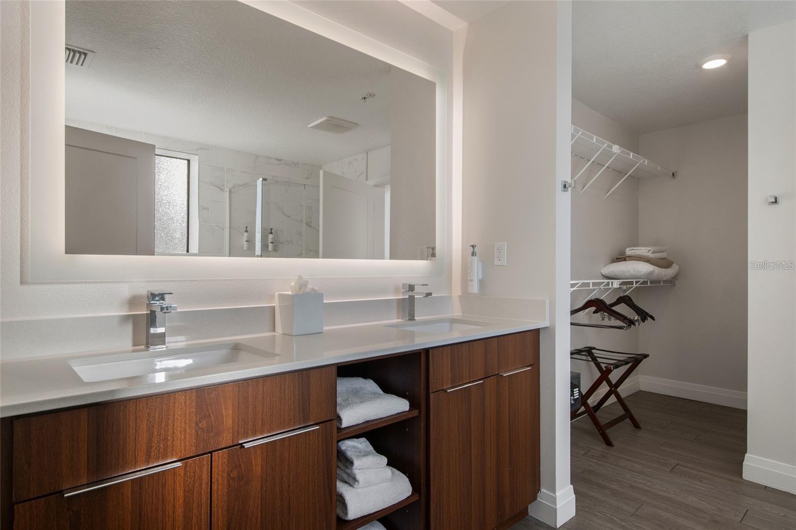 GROVE RESIDENCE & SPA HOTEL CONDO II, WINTER GARDEN, FL, 34787