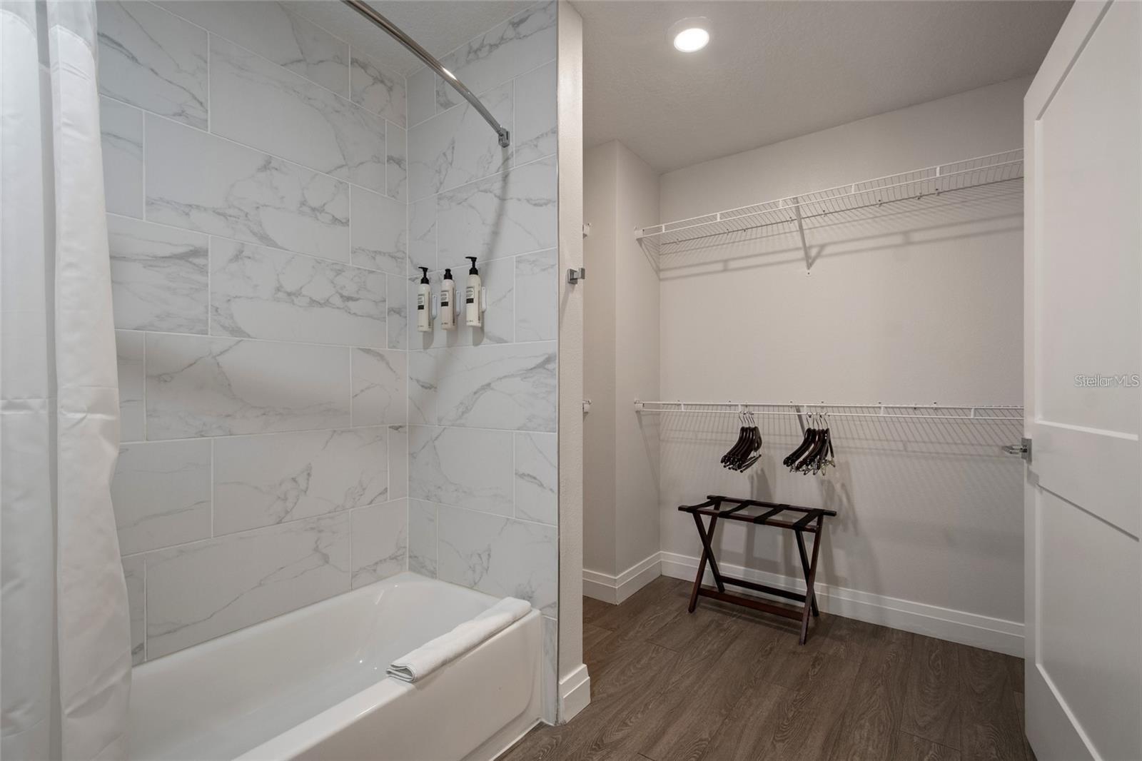 GROVE RESIDENCE & SPA HOTEL CONDO II, WINTER GARDEN, FL, 34787