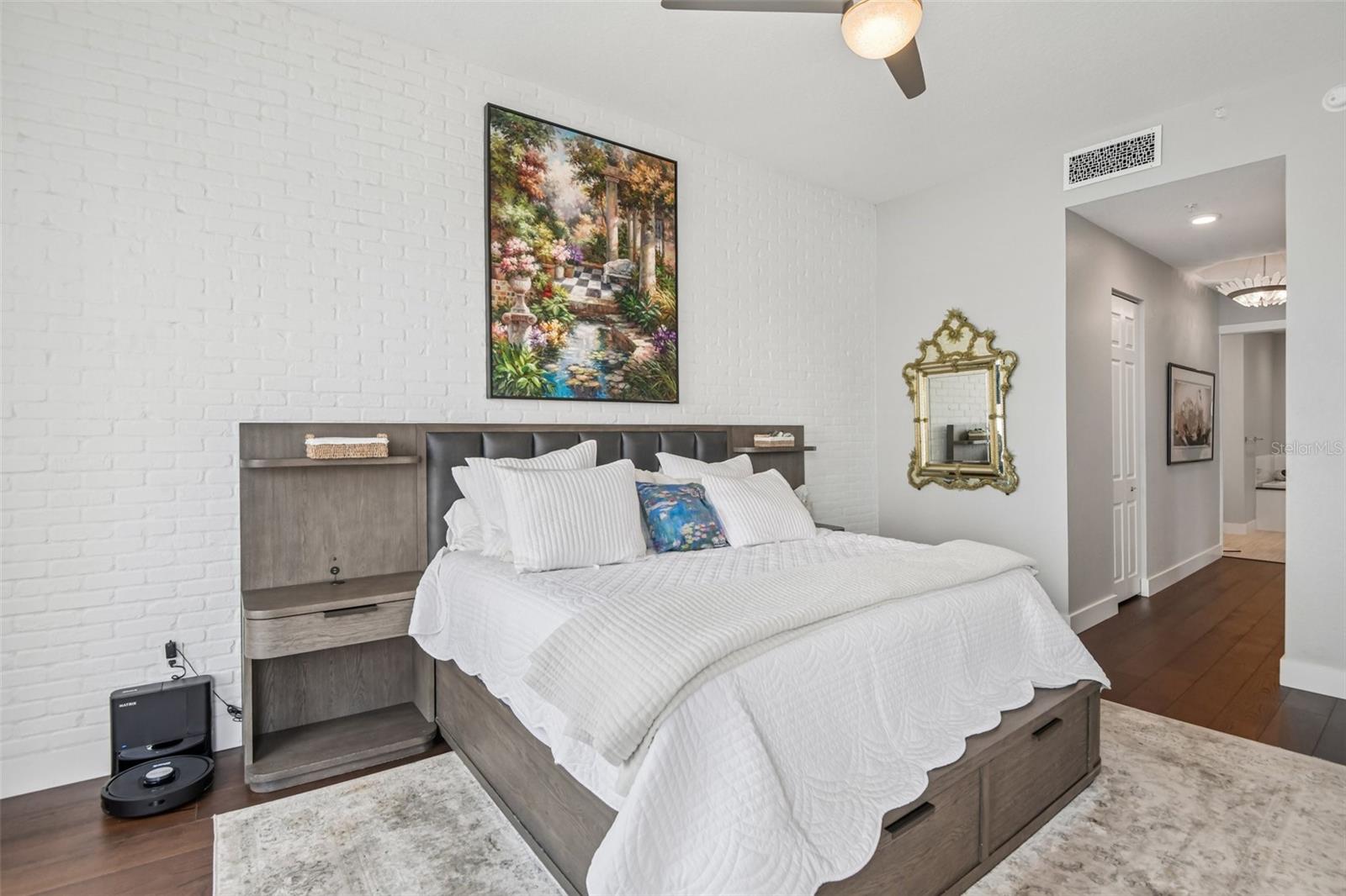 1180 GULF BLVD #101, CLEARWATER BEACH, FL, 33767