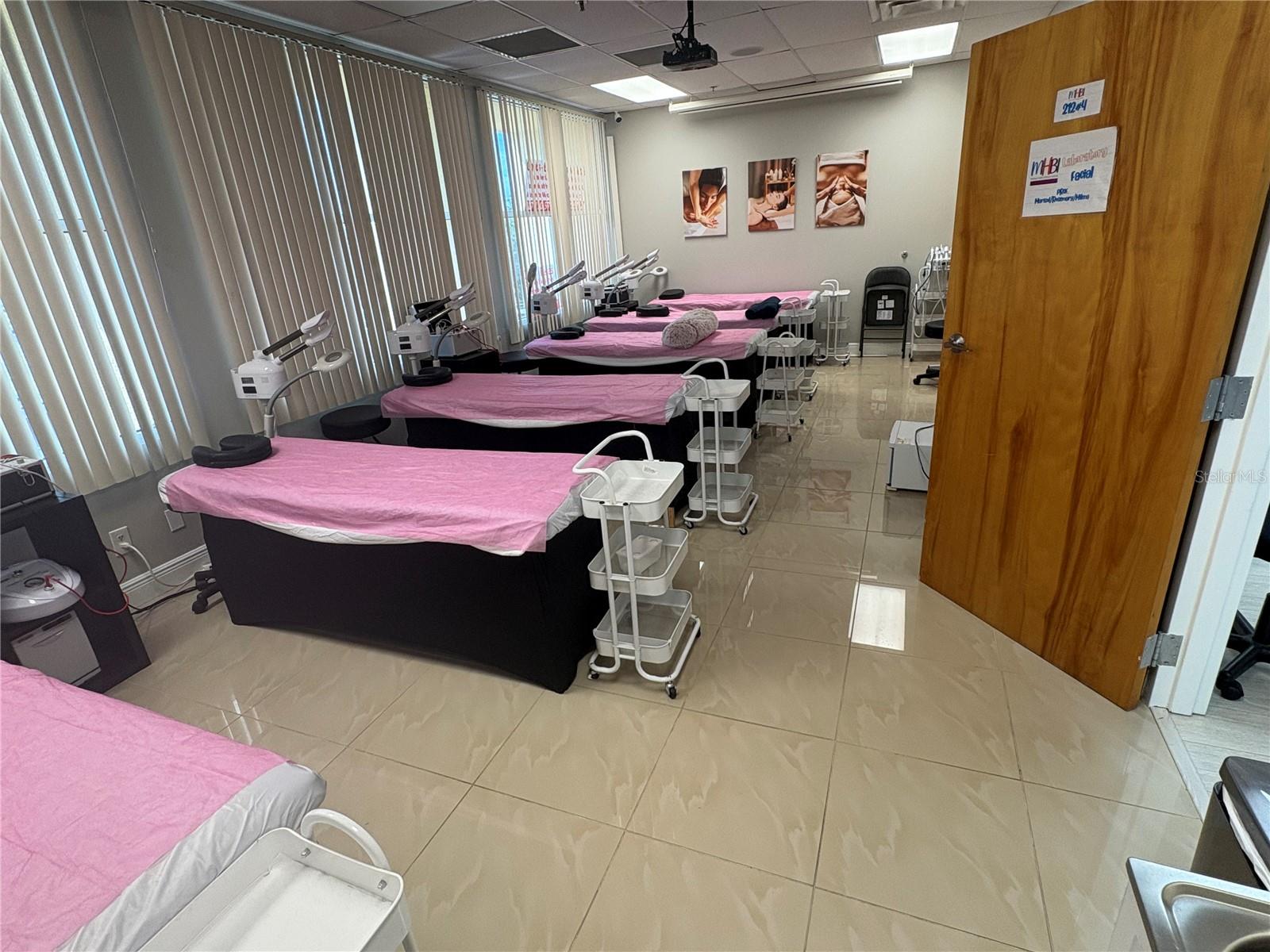 12701 S JOHN YOUNG PKWY #212, ORLANDO, FL, 32837