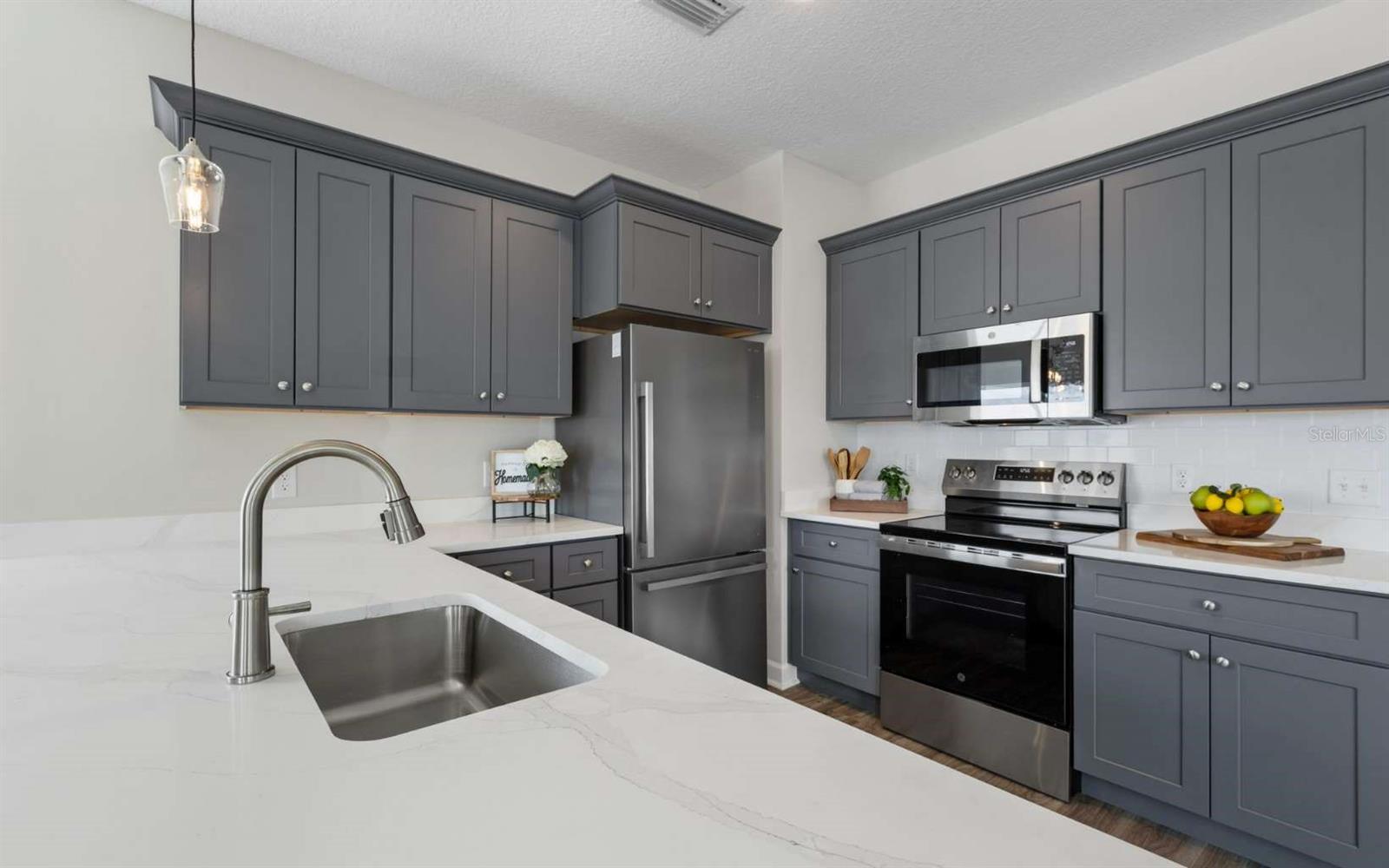 206 MESA ST NW, LIVE OAK, FL, 32064