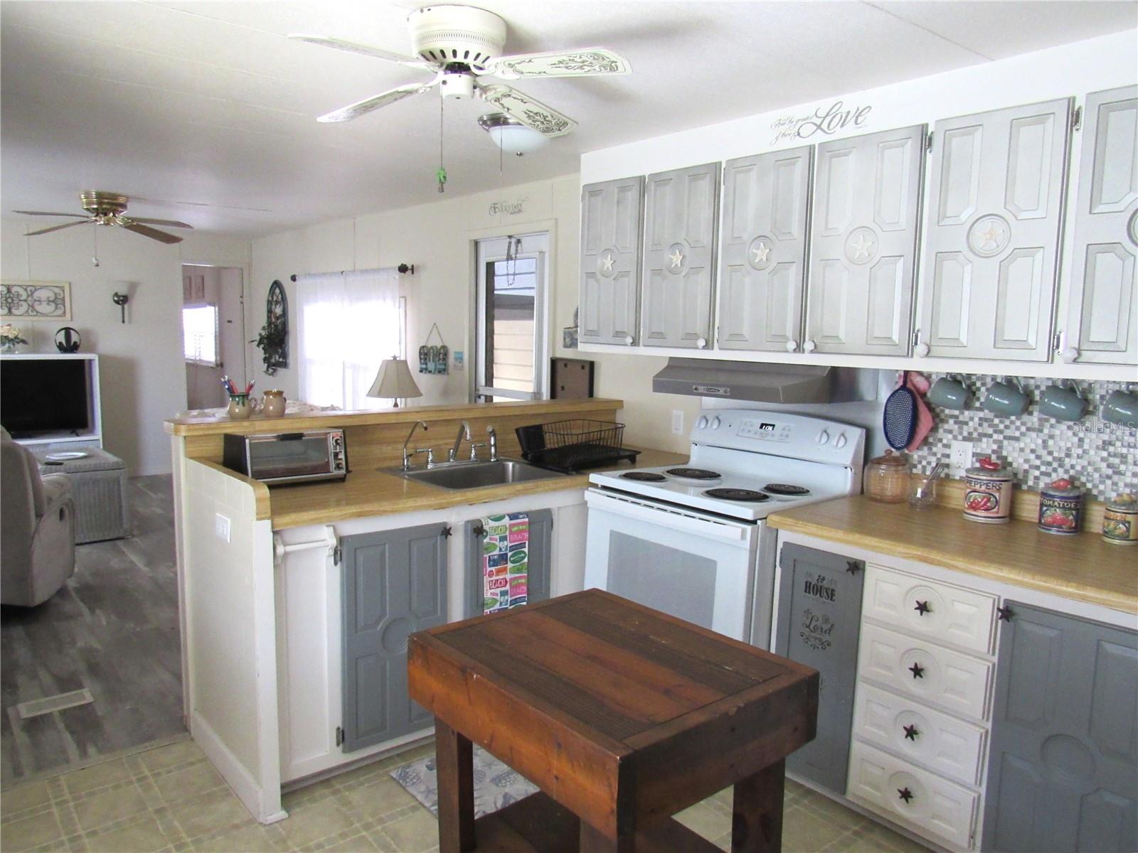 5709 HOLIDAY PARK BLVD, NORTH PORT, FL, 34287