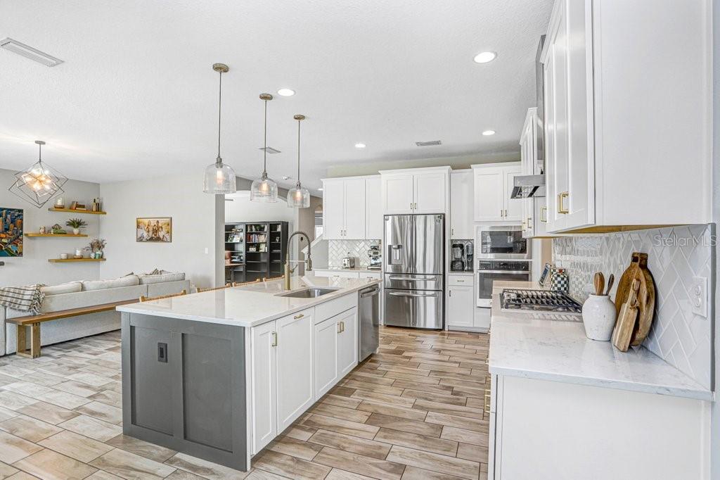 11239 FISH EAGLE DR, RIVERVIEW, FL, 33569
