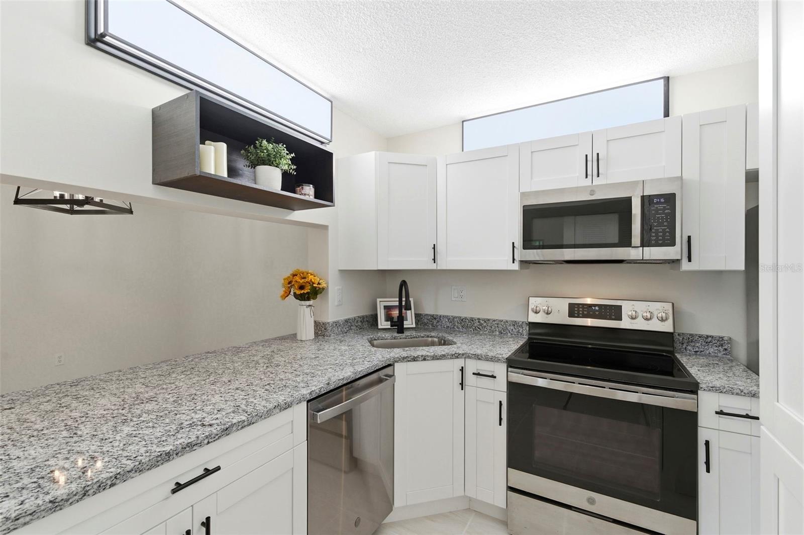 1871 PINE RIDGE WAY W #B2, PALM HARBOR, FL, 34684