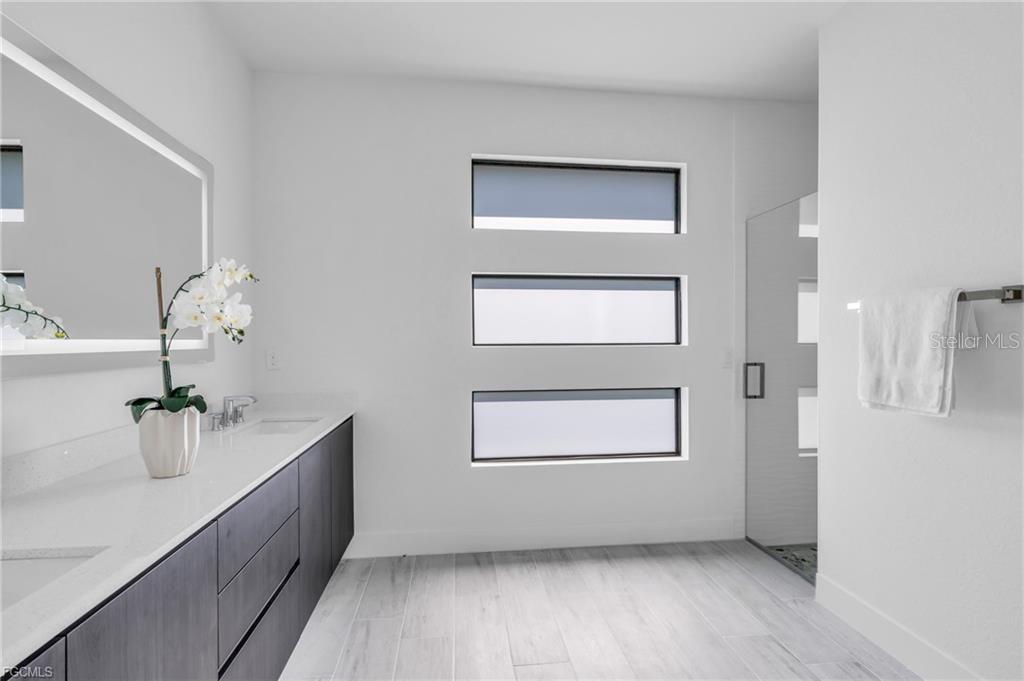 9402 ARRID CIR, PORT CHARLOTTE, FL, 33981