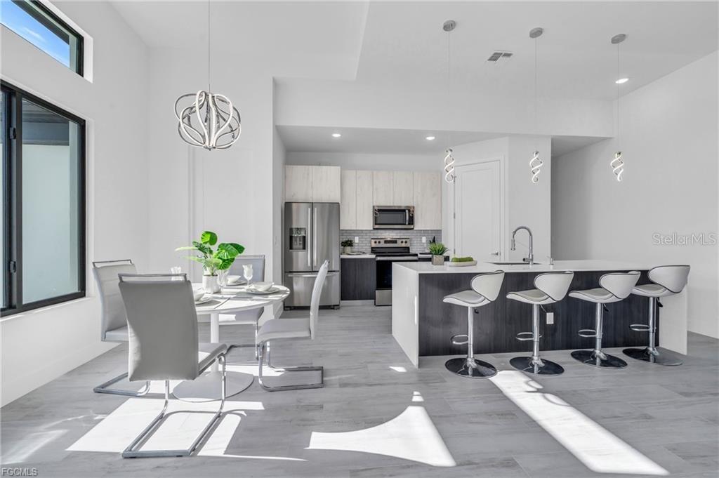 9402 ARRID CIR, PORT CHARLOTTE, FL, 33981