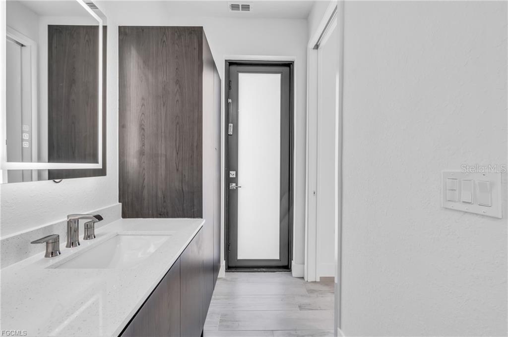 9402 ARRID CIR, PORT CHARLOTTE, FL, 33981