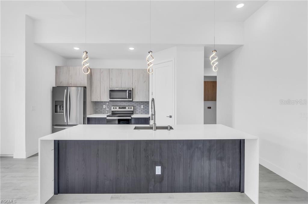 9402 ARRID CIR, PORT CHARLOTTE, FL, 33981