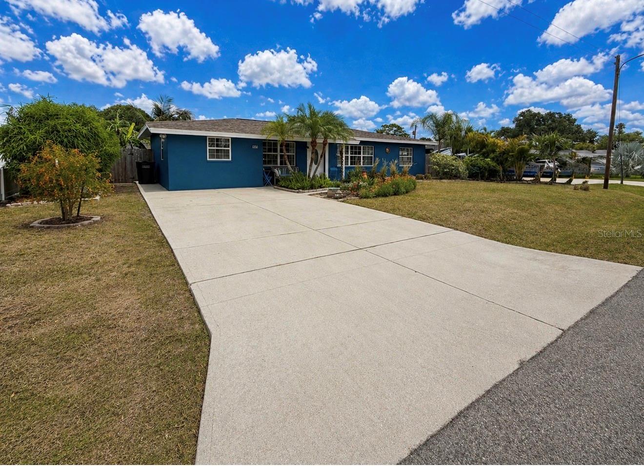 1320 LAUREL AVE, VENICE, FL, 34285