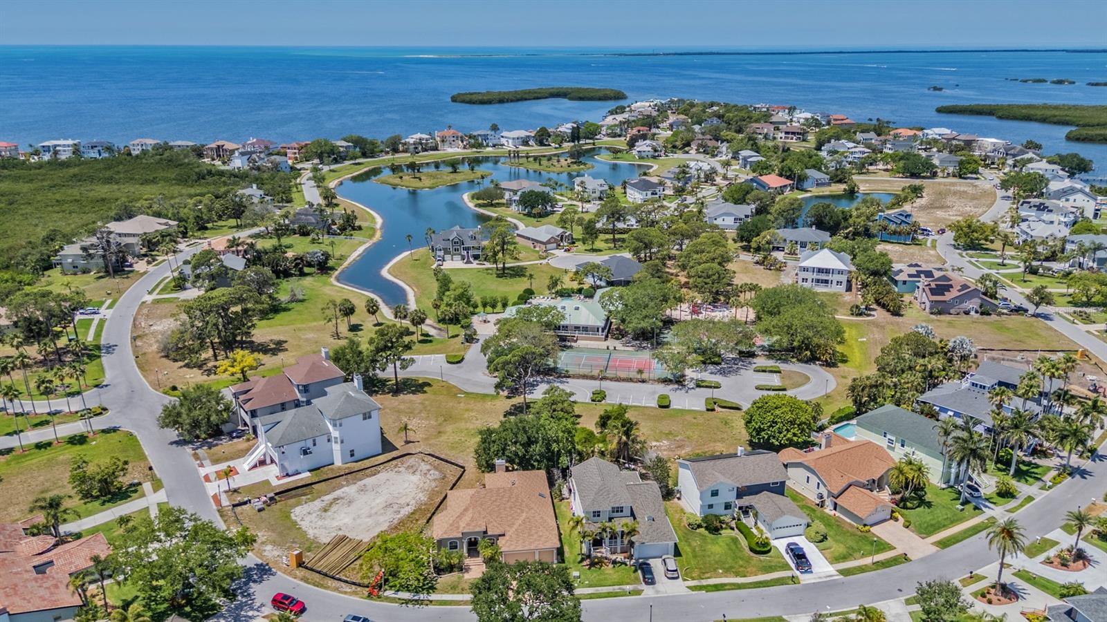2008 N POINTE ALEXIS DR, TARPON SPRINGS, FL, 34689
