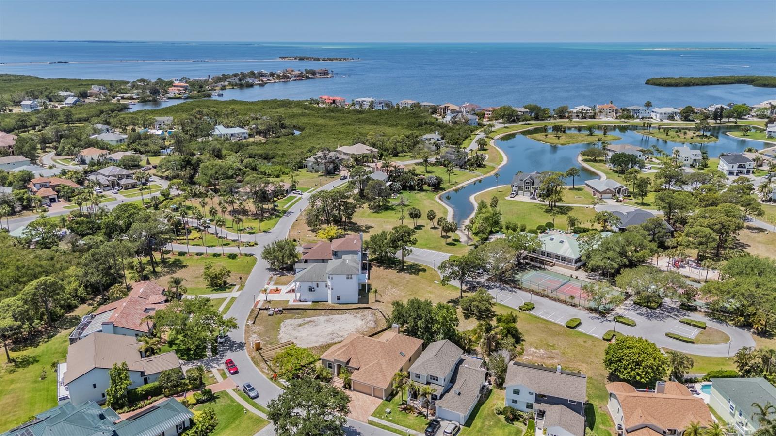 2008 N POINTE ALEXIS DR, TARPON SPRINGS, FL, 34689
