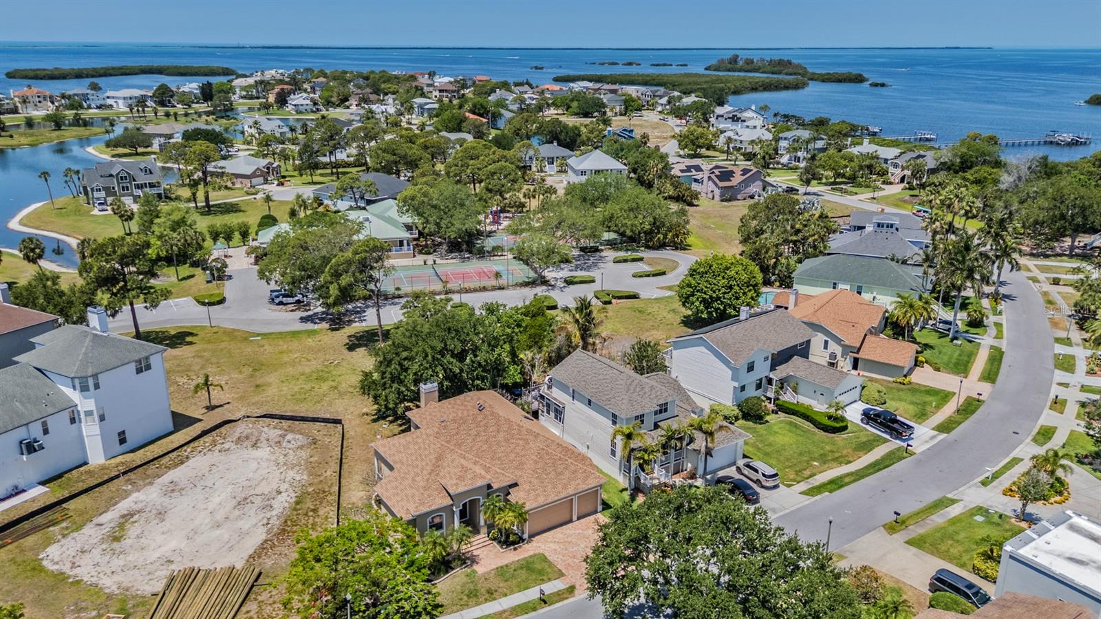 2008 N POINTE ALEXIS DR, TARPON SPRINGS, FL, 34689
