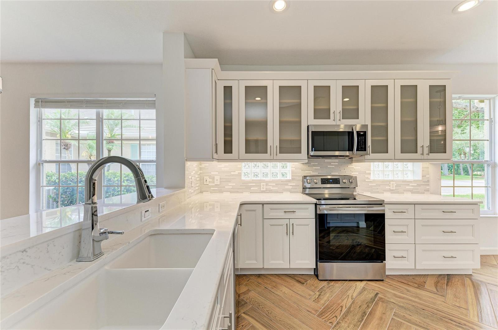 5047 LAKESCENE PL, SARASOTA, FL, 34243