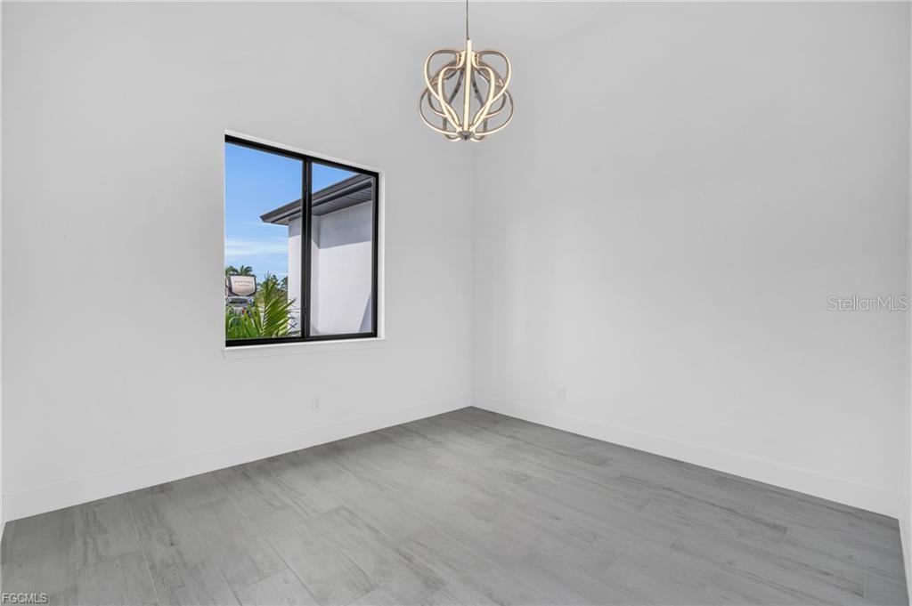 15401 AQUA CIR, PORT CHARLOTTE, FL, 33981