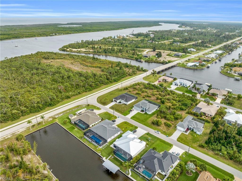 15401 AQUA CIR, PORT CHARLOTTE, FL, 33981