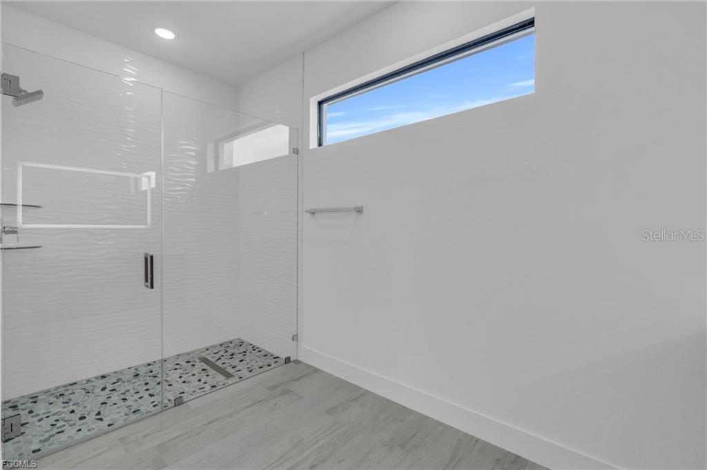 15401 AQUA CIR, PORT CHARLOTTE, FL, 33981