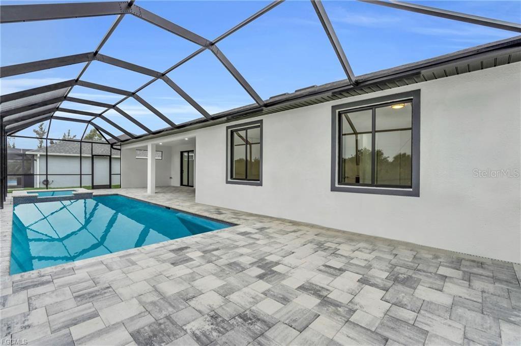 15401 AQUA CIR, PORT CHARLOTTE, FL, 33981