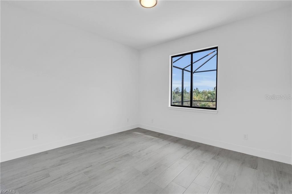 15401 AQUA CIR, PORT CHARLOTTE, FL, 33981