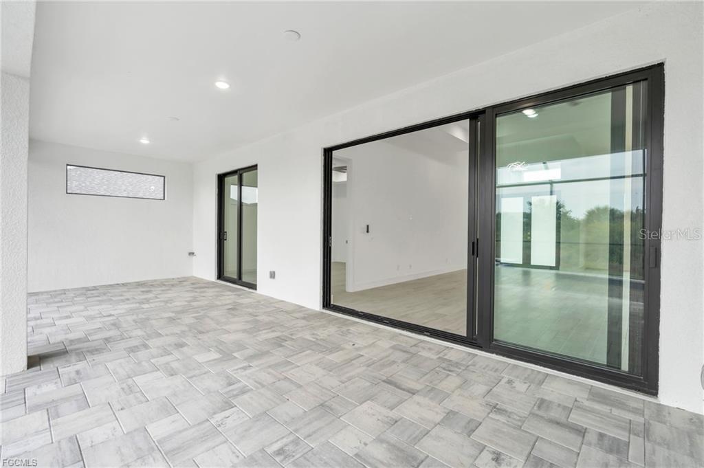 15401 AQUA CIR, PORT CHARLOTTE, FL, 33981